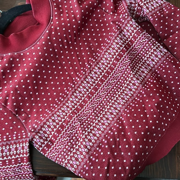 Red long sleeved ski top - Picture 3 of 4